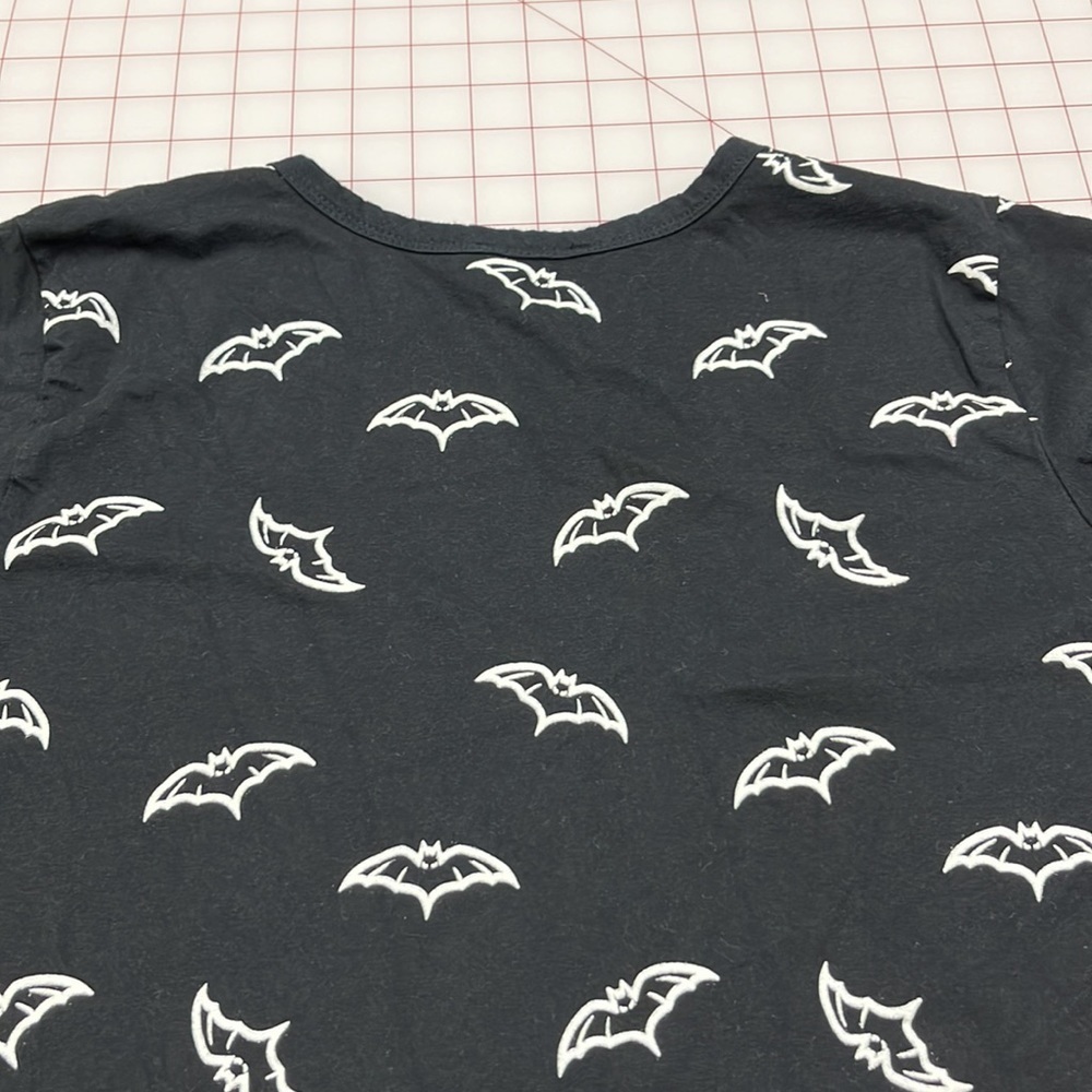 LOVE PEACE & LAZY DAYS Goth Grunge Bat Print B/W Cotton Crop Top Halloween SZ XL - Picture 6 of 12